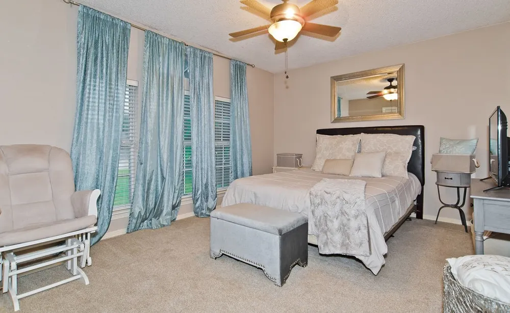 412 Glenbrook Drive Kennedale, TX 76060