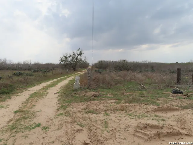 678 TANK HOLLOW RD Poteet, TX 78065