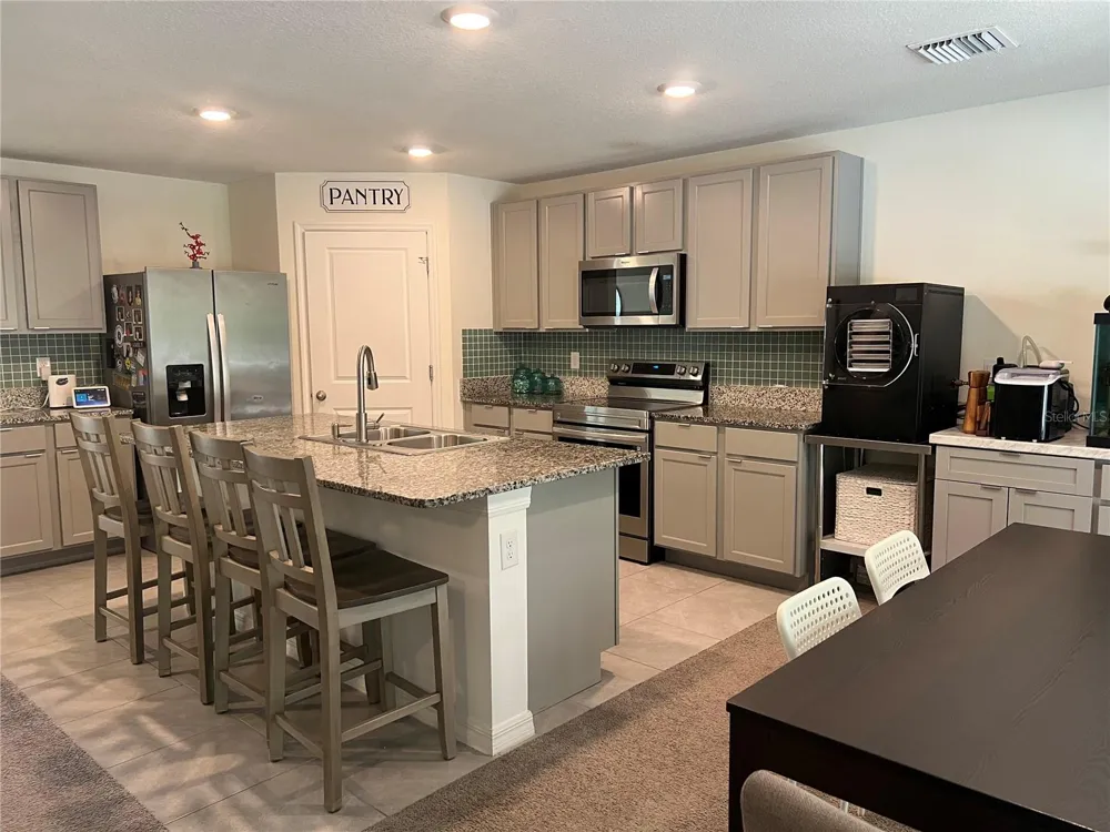 19007 NW 164TH ROAD High Springs, FL 32643