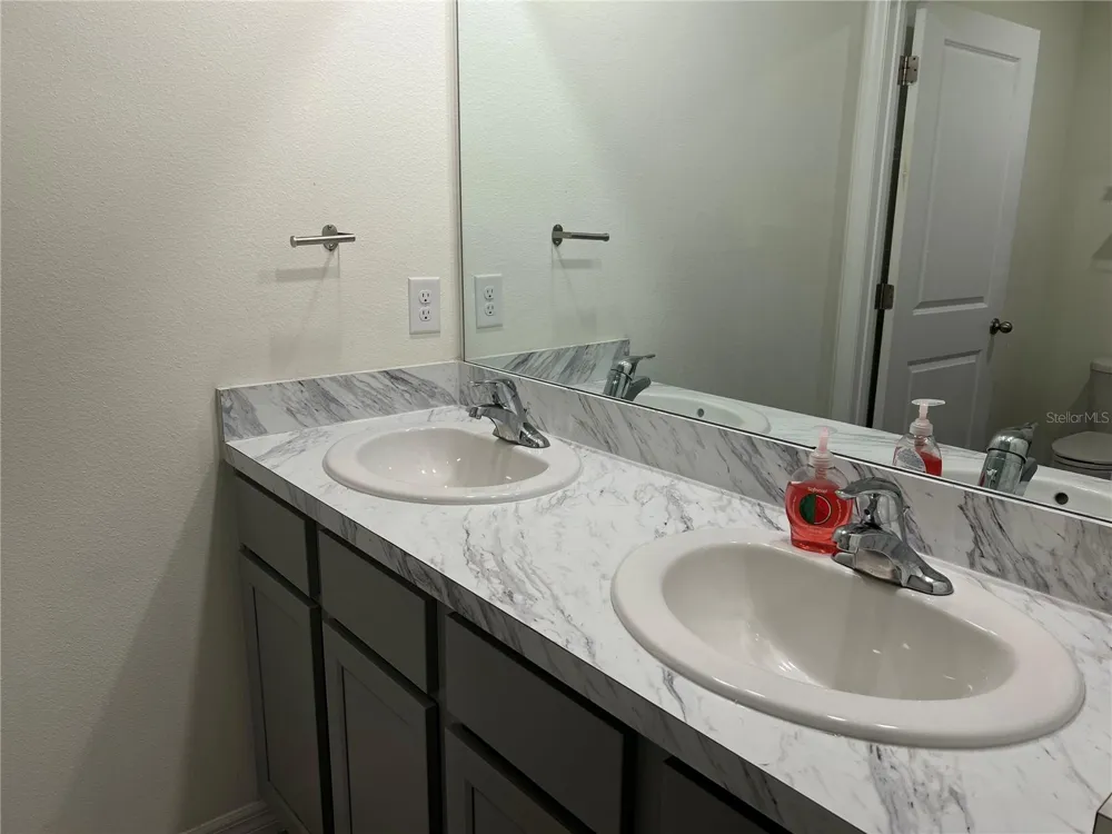 19007 NW 164TH ROAD High Springs, FL 32643