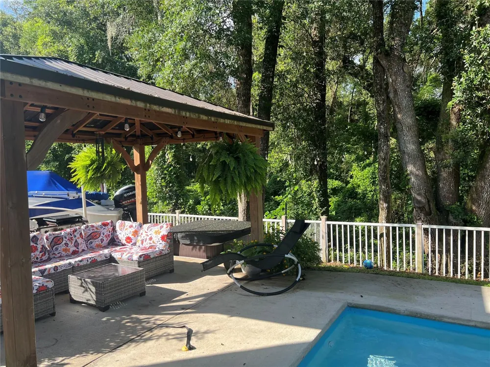 19007 NW 164TH ROAD High Springs, FL 32643
