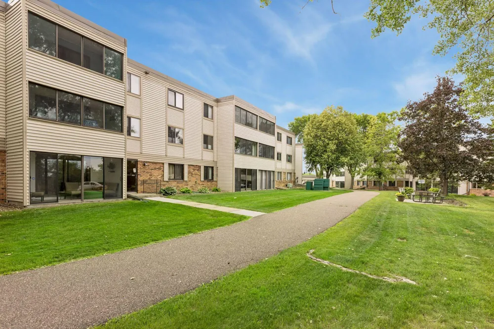 10540 43rd Avenue #111 Plymouth, MN 55442