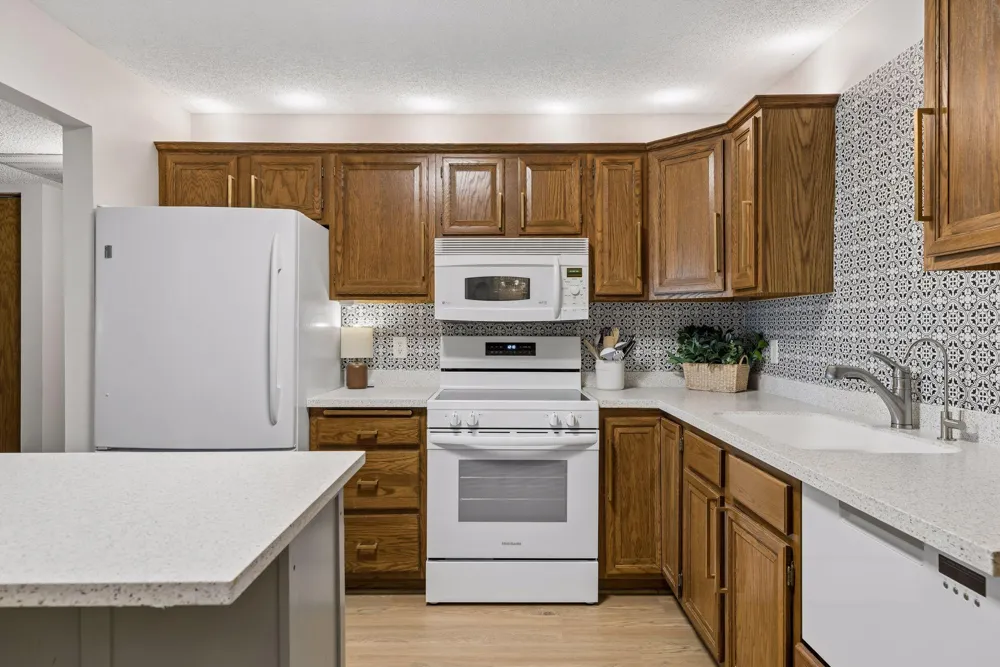 10540 43rd Avenue #111 Plymouth, MN 55442