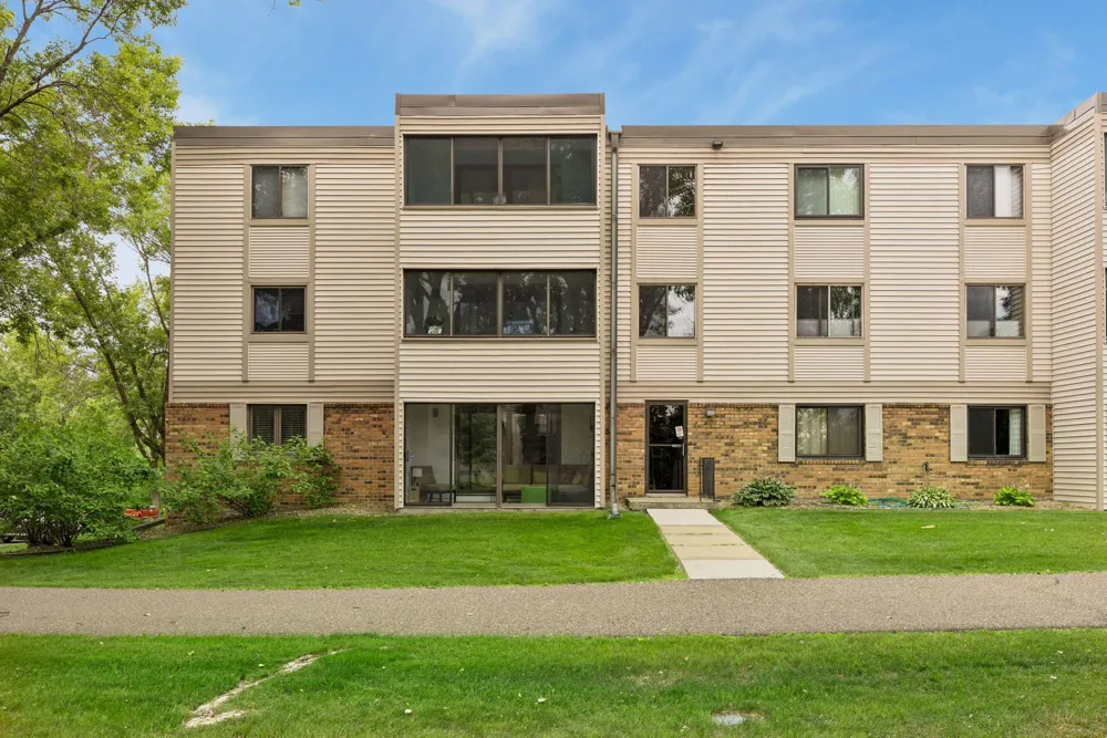 10540 43rd Avenue #111 Plymouth, MN 55442