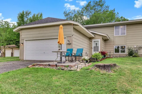 17627 Ionia Court