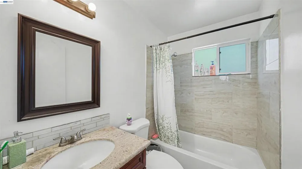 200 Riverside Pl Bay Point, CA 94565