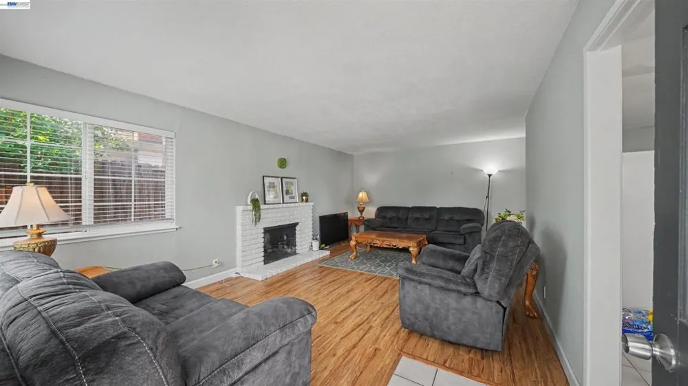 200 Riverside Pl Bay Point, CA 94565