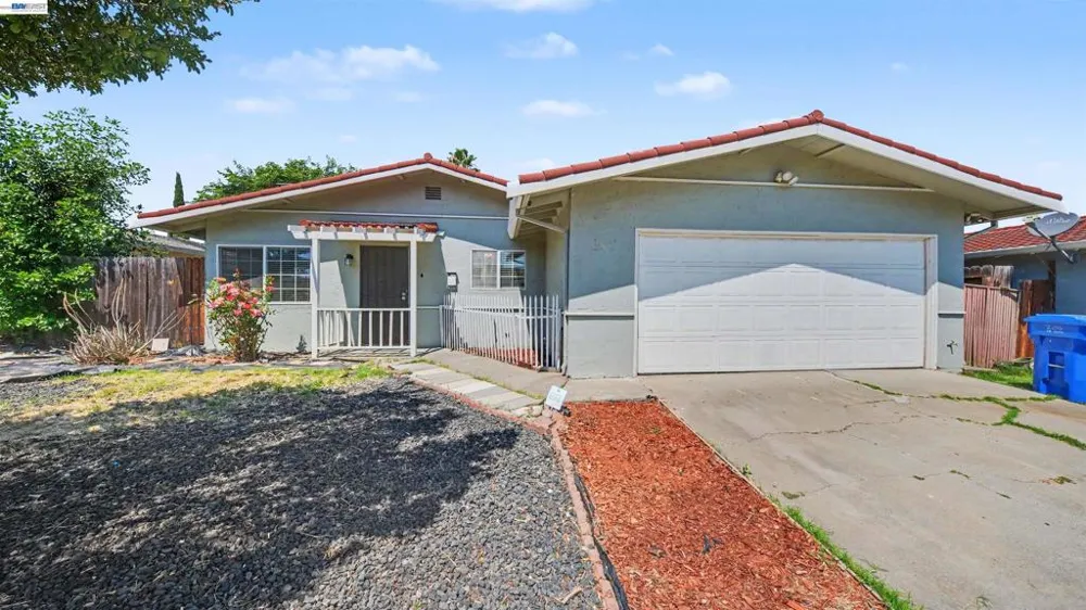 200 Riverside Pl Bay Point, CA 94565