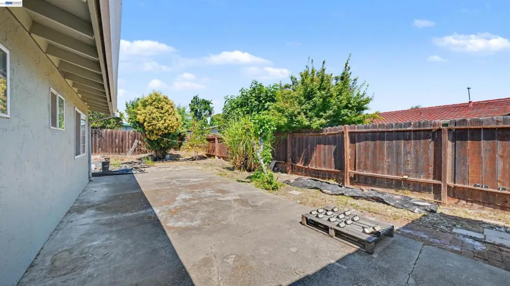 200 Riverside Pl Bay Point, CA 94565
