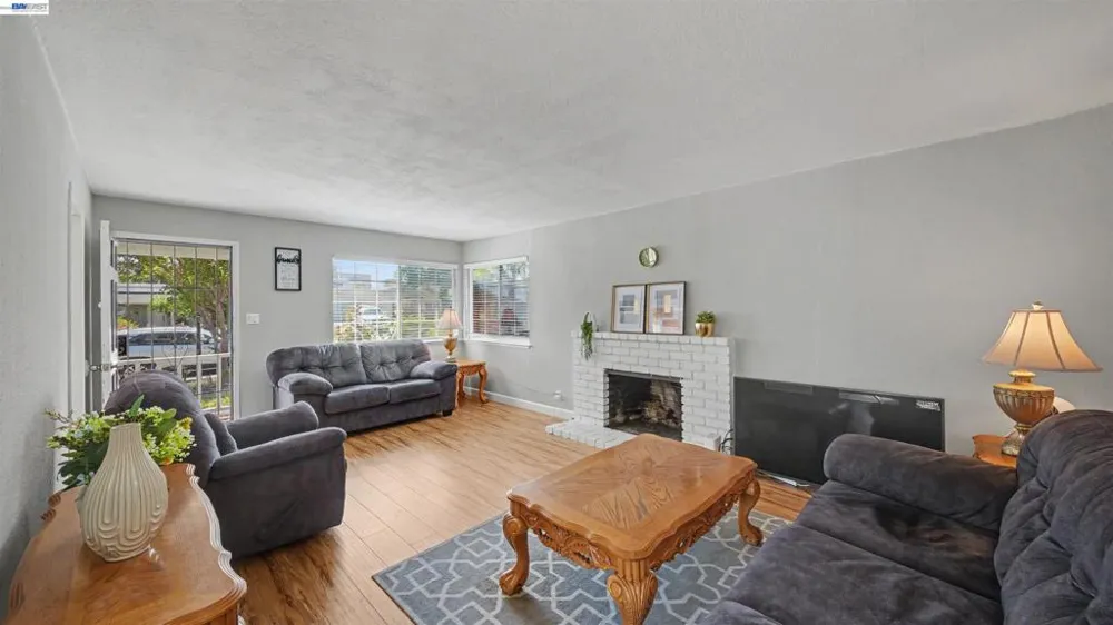 200 Riverside Pl Bay Point, CA 94565