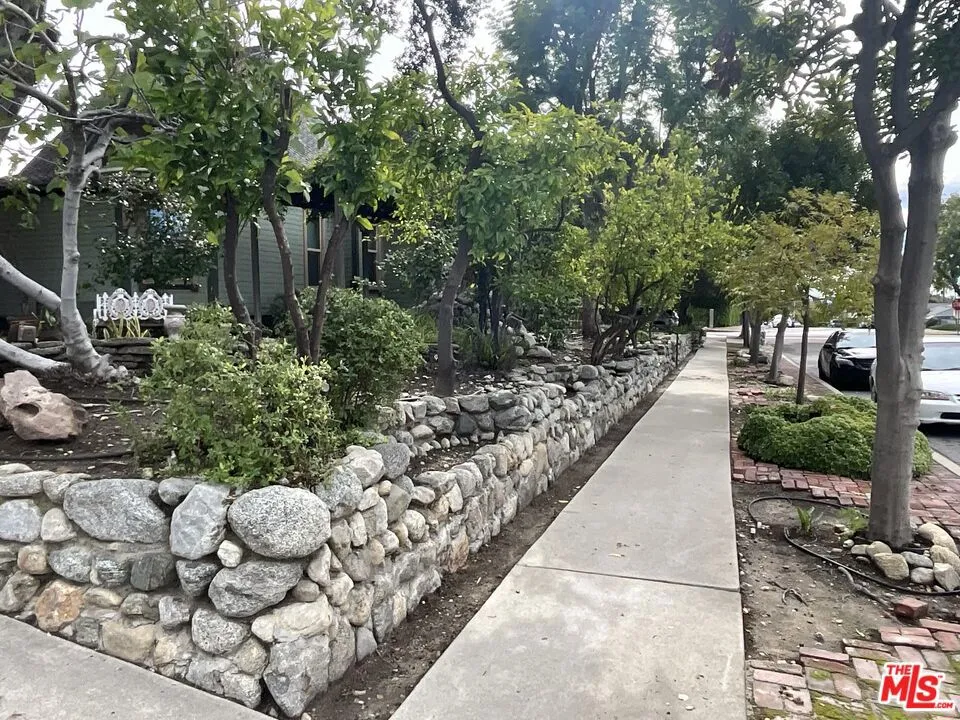 822 Silverwood Avenue Upland, CA 91786