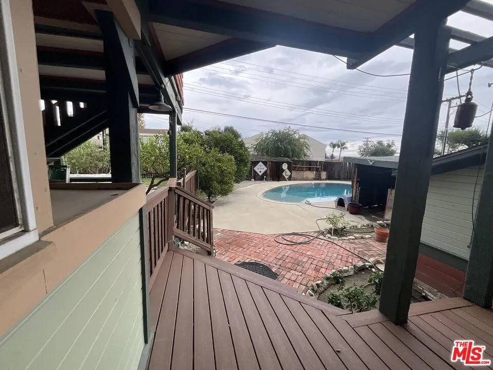 822 Silverwood Avenue Upland, CA 91786