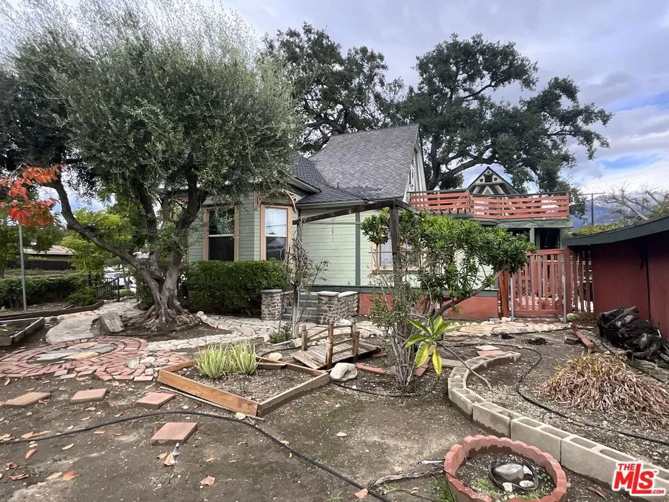 822 Silverwood Avenue Upland, CA 91786