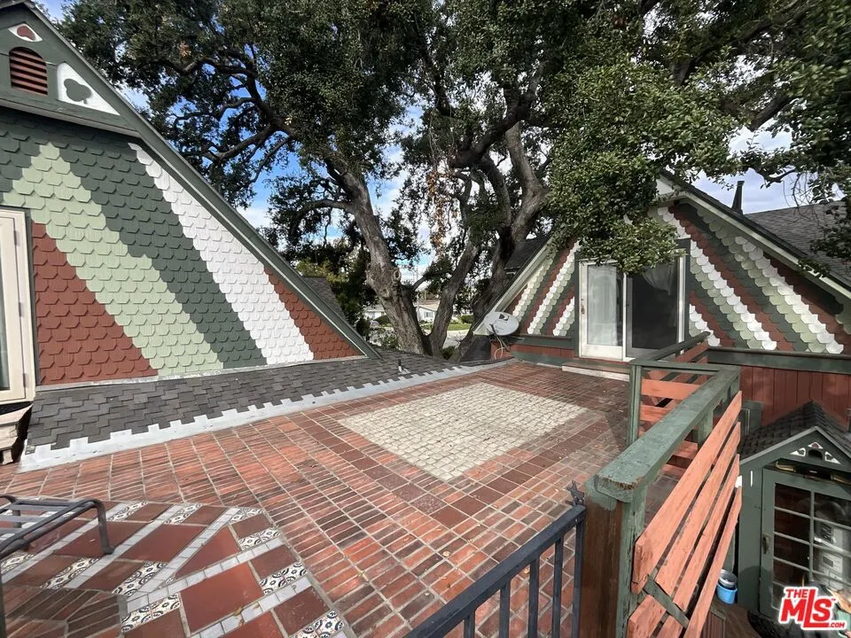 822 Silverwood Avenue Upland, CA 91786