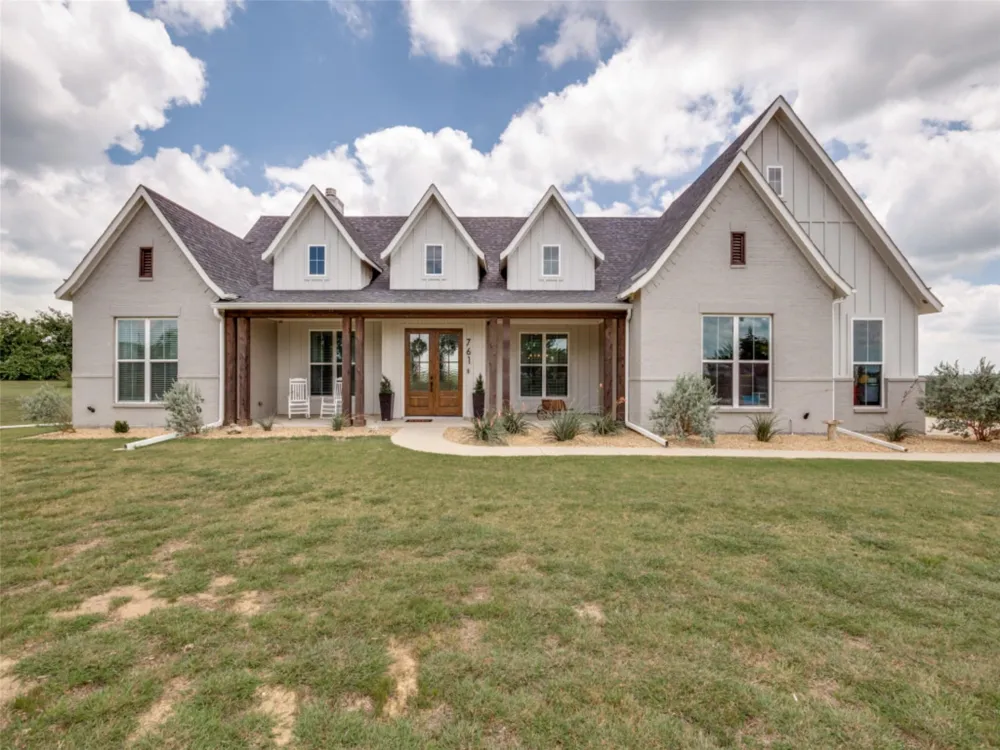 761 Dovie Lane Milford, TX 76670