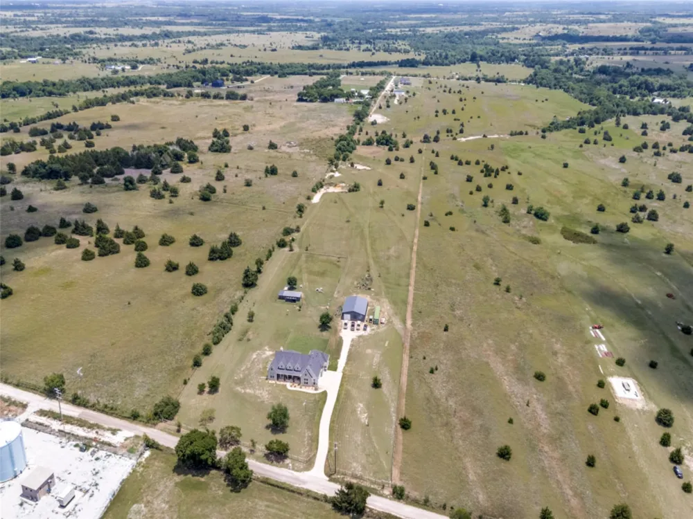 761 Dovie Lane Milford, TX 76670