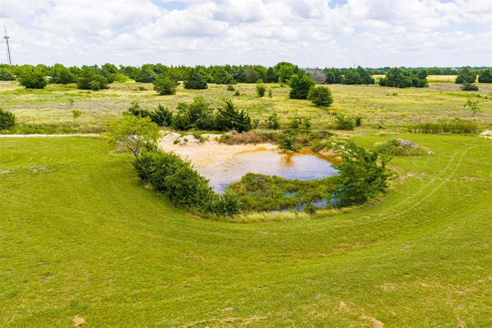761 Dovie Lane Milford, TX 76670