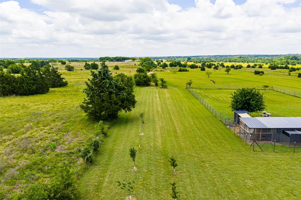 761 Dovie Lane Milford, TX 76670
