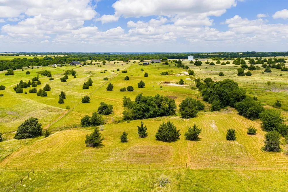 761 Dovie Lane Milford, TX 76670