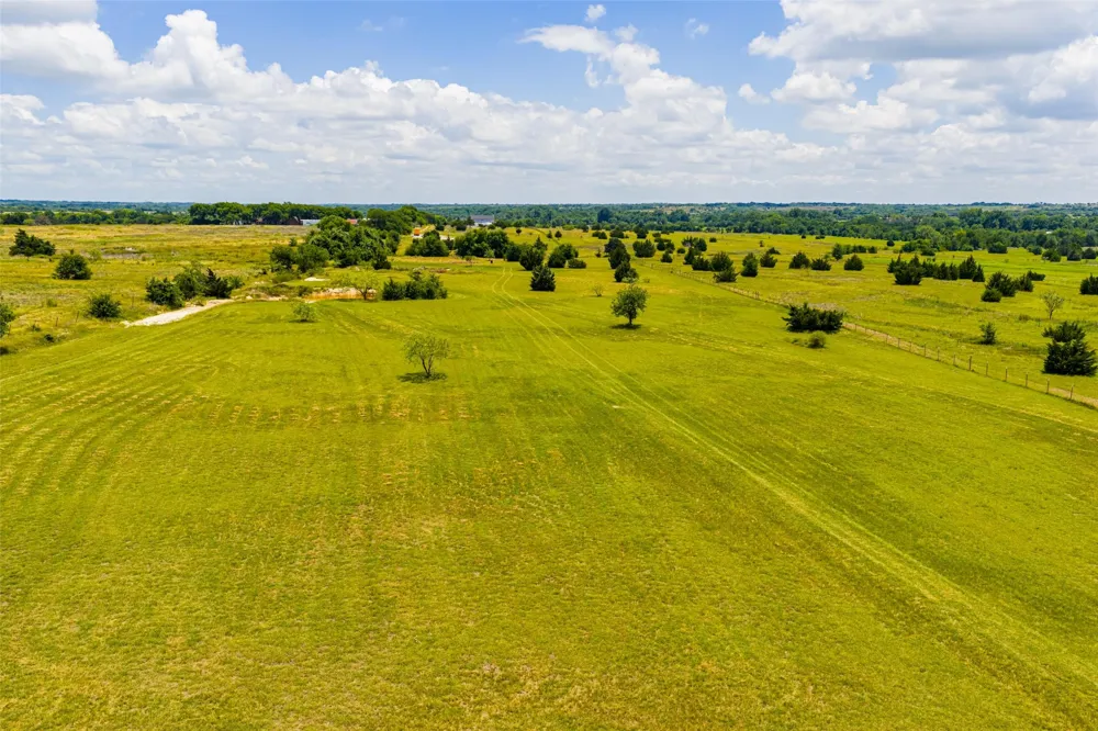 761 Dovie Lane Milford, TX 76670