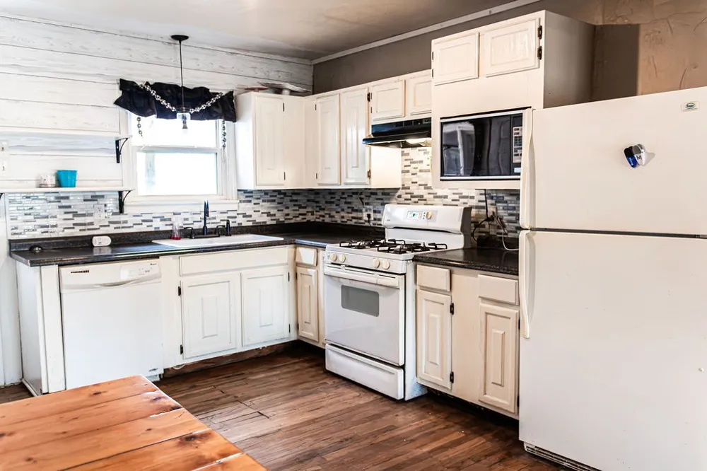 325 NW Avenue I Hamlin, TX 79520