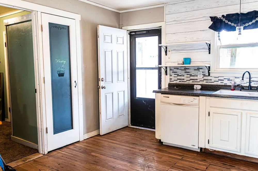 325 NW Avenue I Hamlin, TX 79520