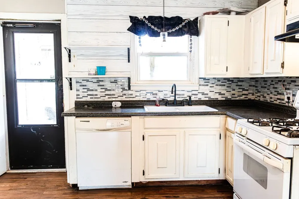 325 NW Avenue I Hamlin, TX 79520
