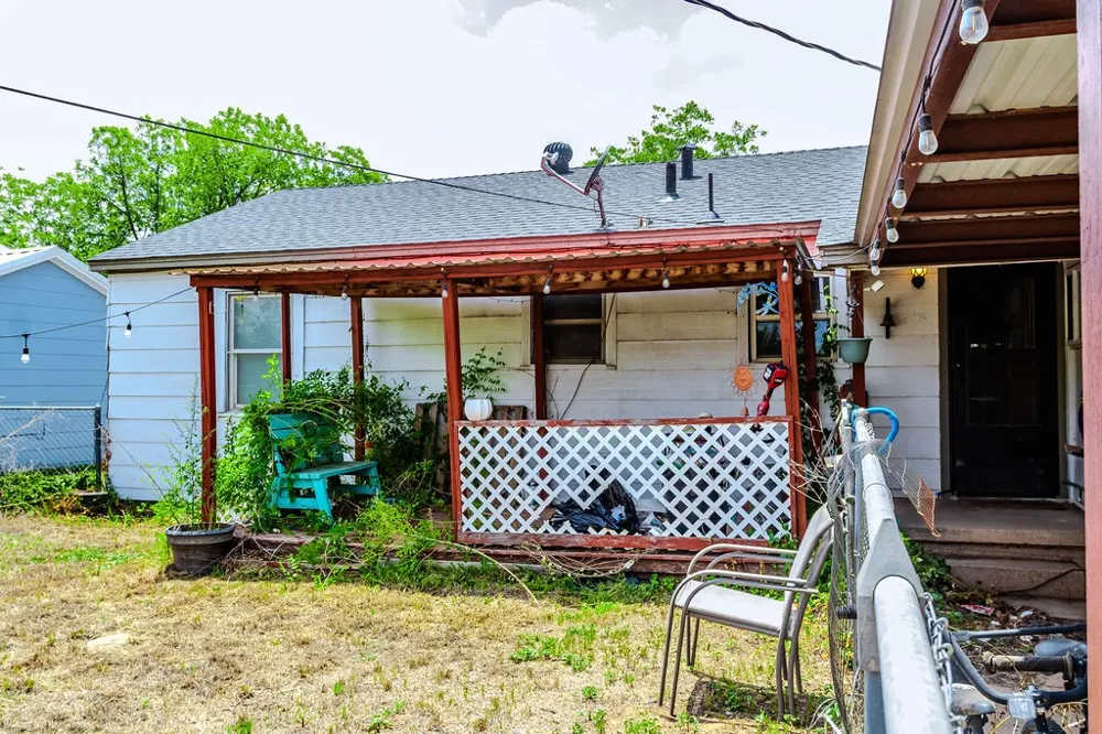 325 NW Avenue I Hamlin, TX 79520