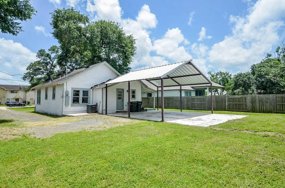 1615 Eagle Lake Road Sealy, TX 77474