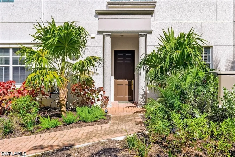 Montreux Lane #104 Naples, FL 34114