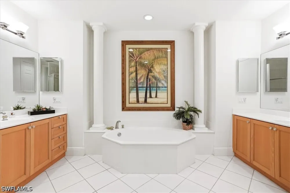 Montreux Lane #104 Naples, FL 34114