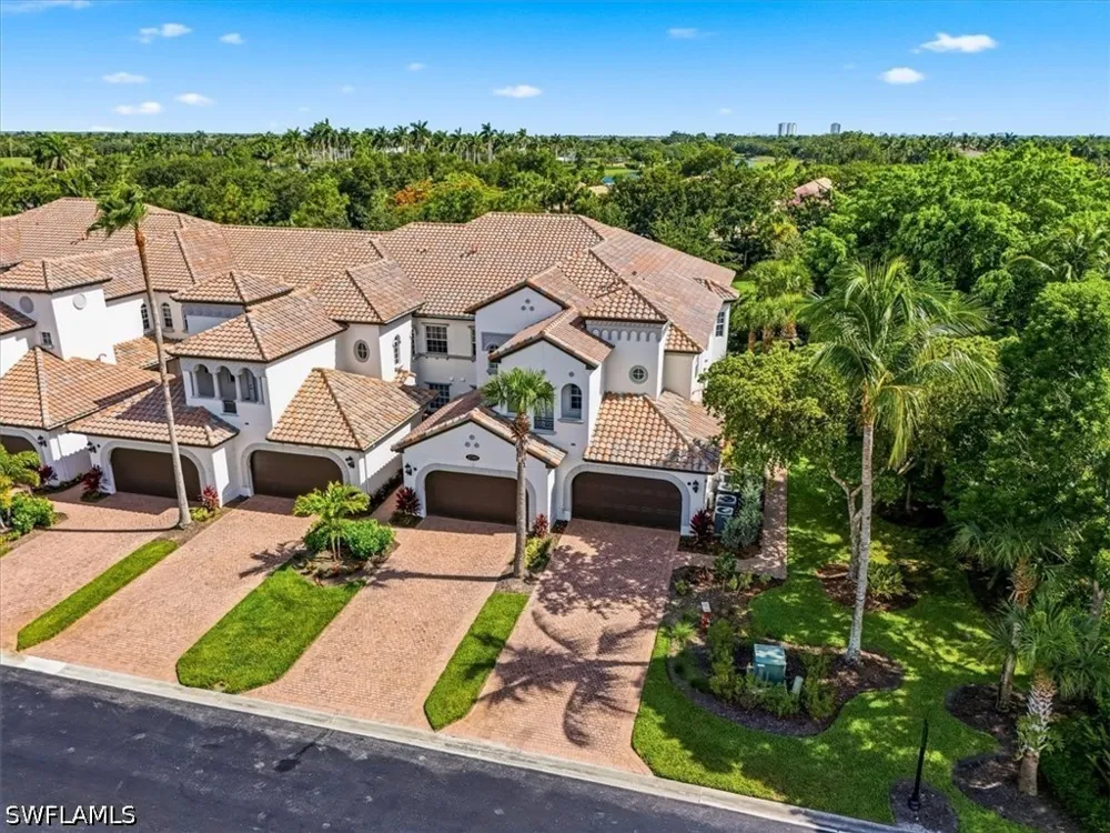 Montreux Lane #104 Naples, FL 34114
