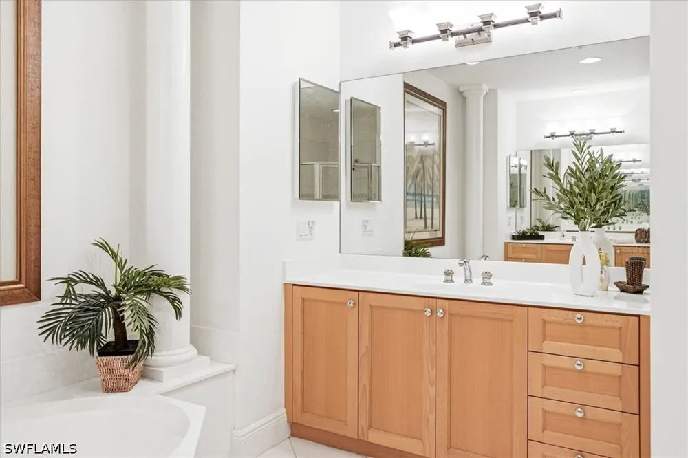 Montreux Lane #104 Naples, FL 34114