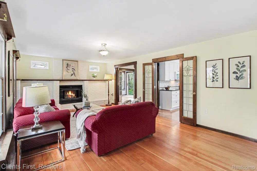 259 Wing Court Northville City, MI 48167