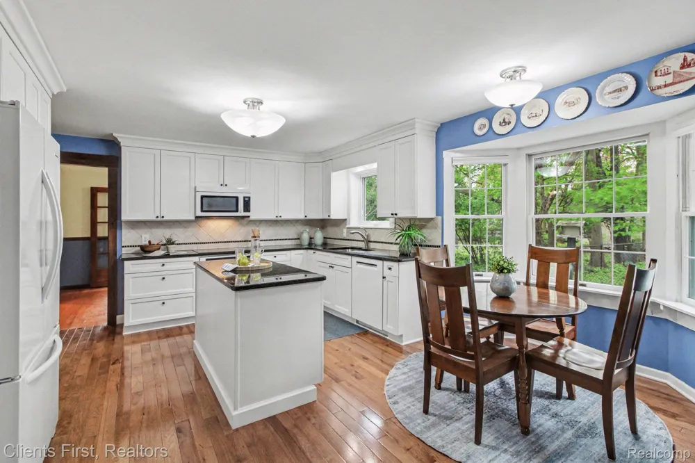 259 Wing Court Northville City, MI 48167