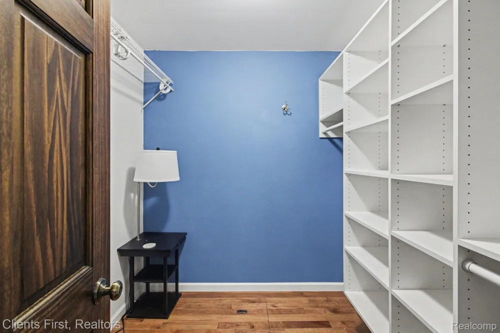259 Wing Court Northville City, MI 48167