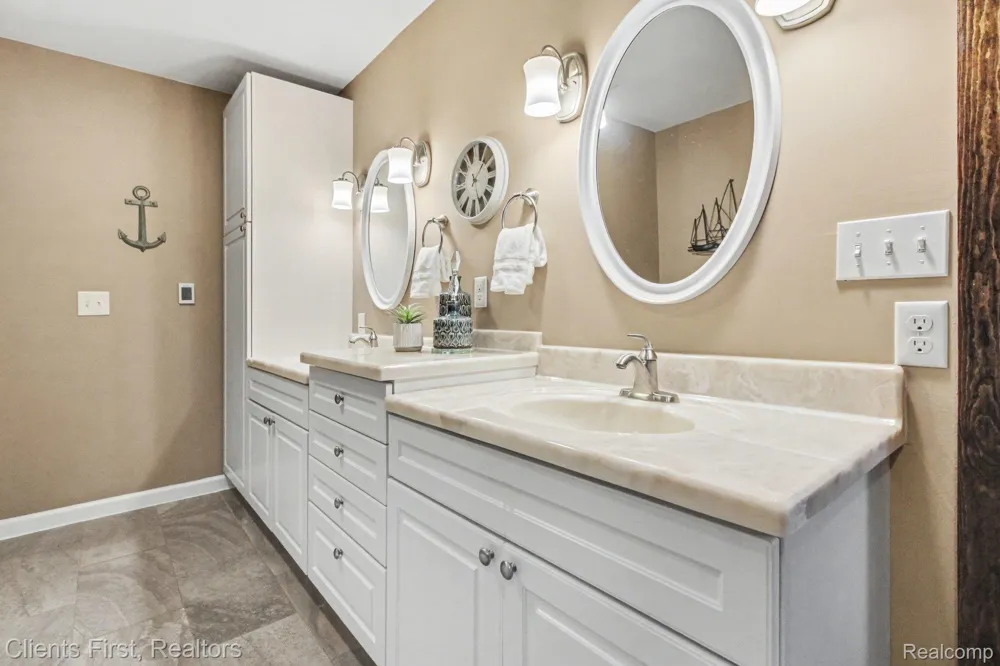 259 Wing Court Northville City, MI 48167