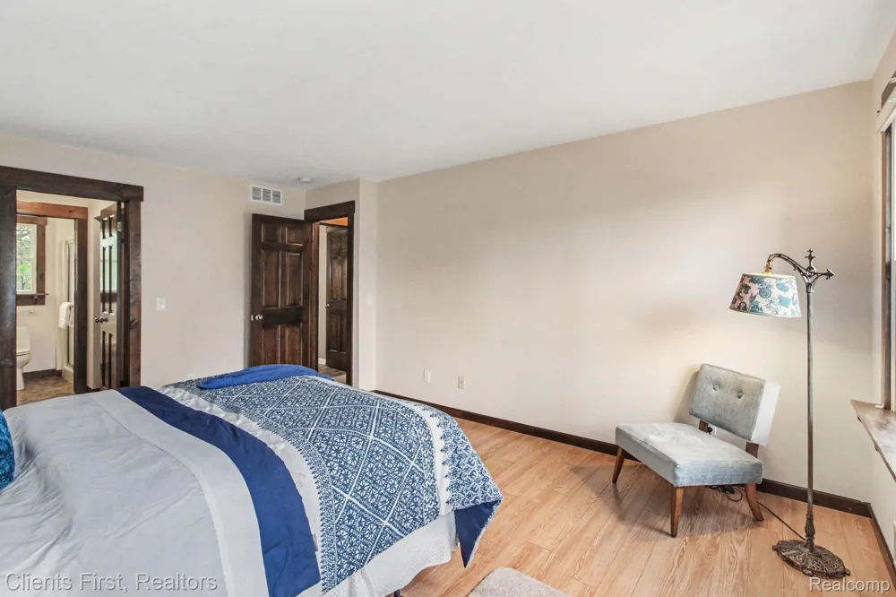 259 Wing Court Northville City, MI 48167