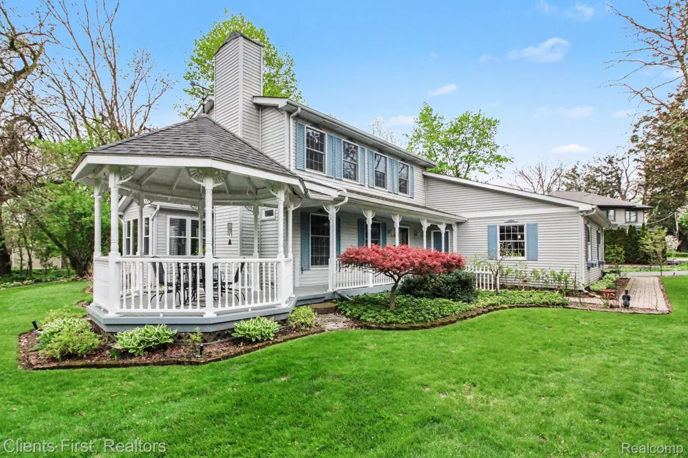 259 Wing Court Northville City, MI 48167
