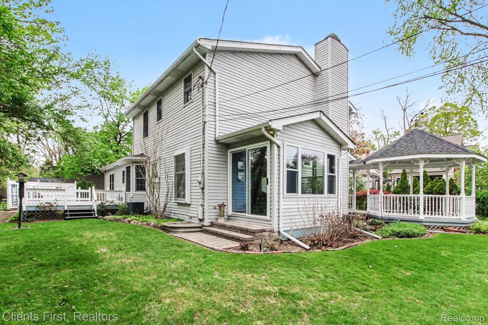 259 Wing Court Northville City, MI 48167