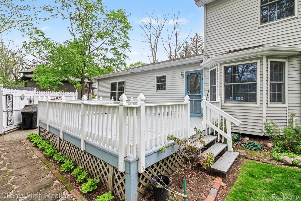 259 Wing Court Northville City, MI 48167