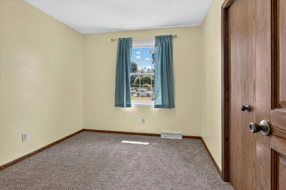 56800 Bow Drive Lockport Township, MI 49093