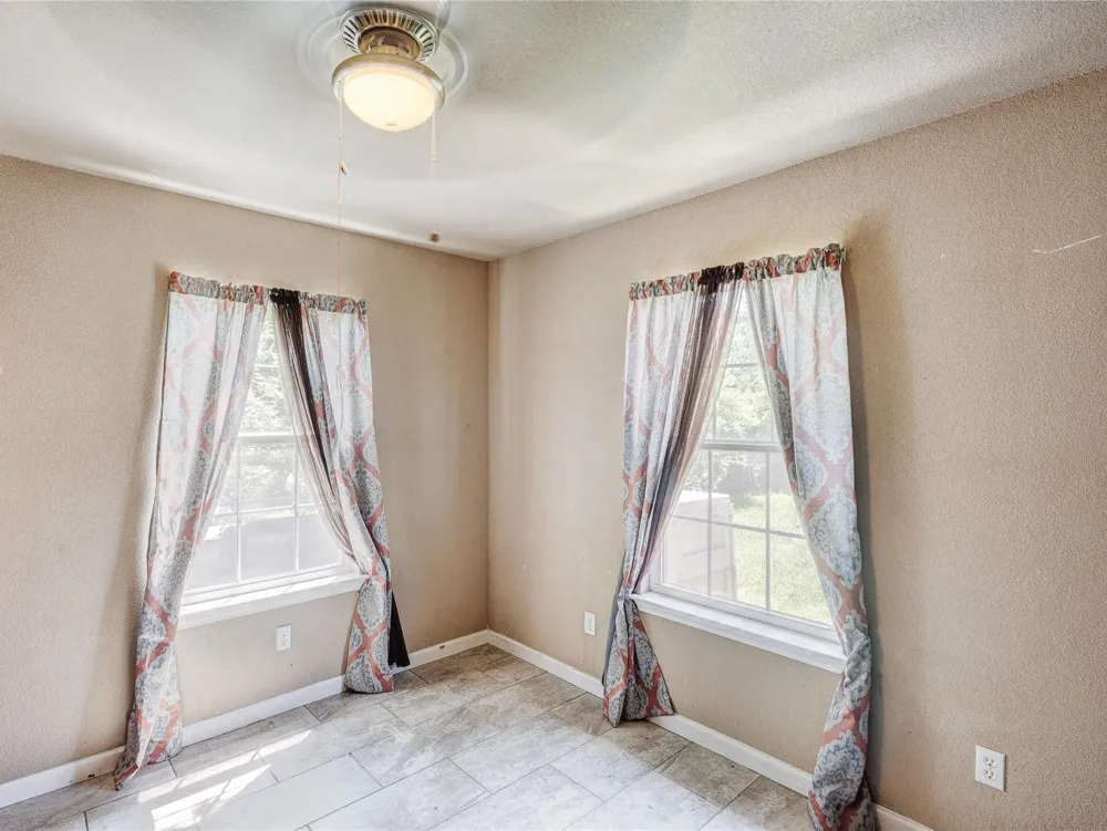 104 Richard Lane Azle, TX 76020