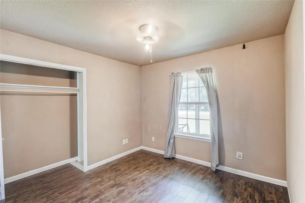 104 Richard Lane Azle, TX 76020