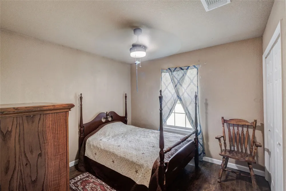 104 Richard Lane Azle, TX 76020