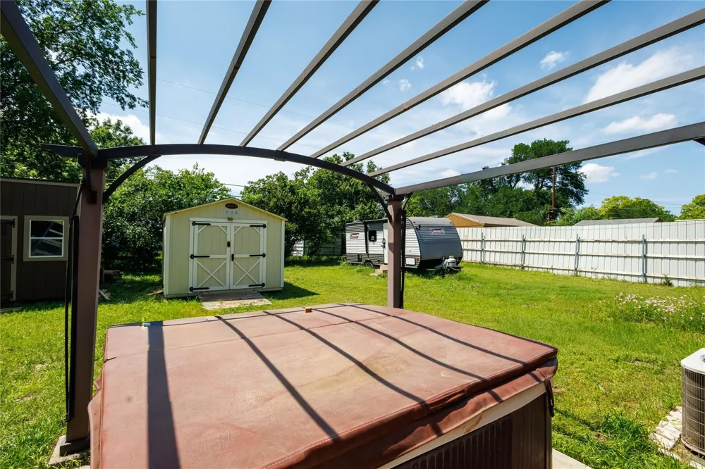 104 Richard Lane Azle, TX 76020