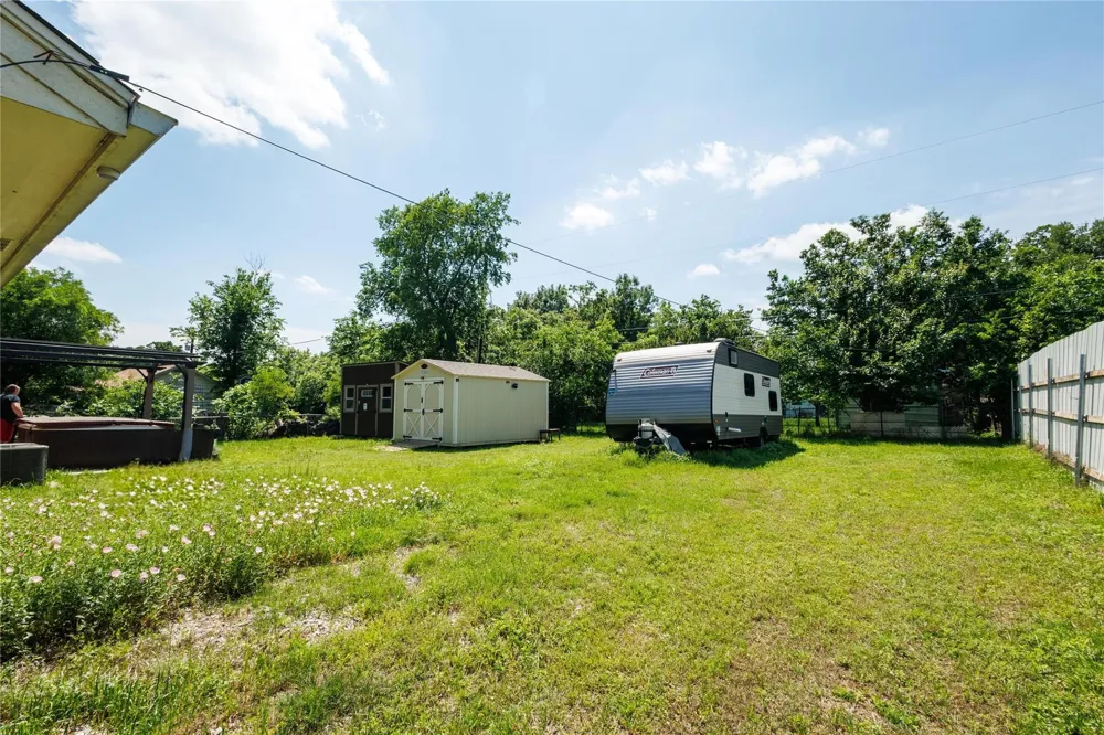 104 Richard Lane Azle, TX 76020