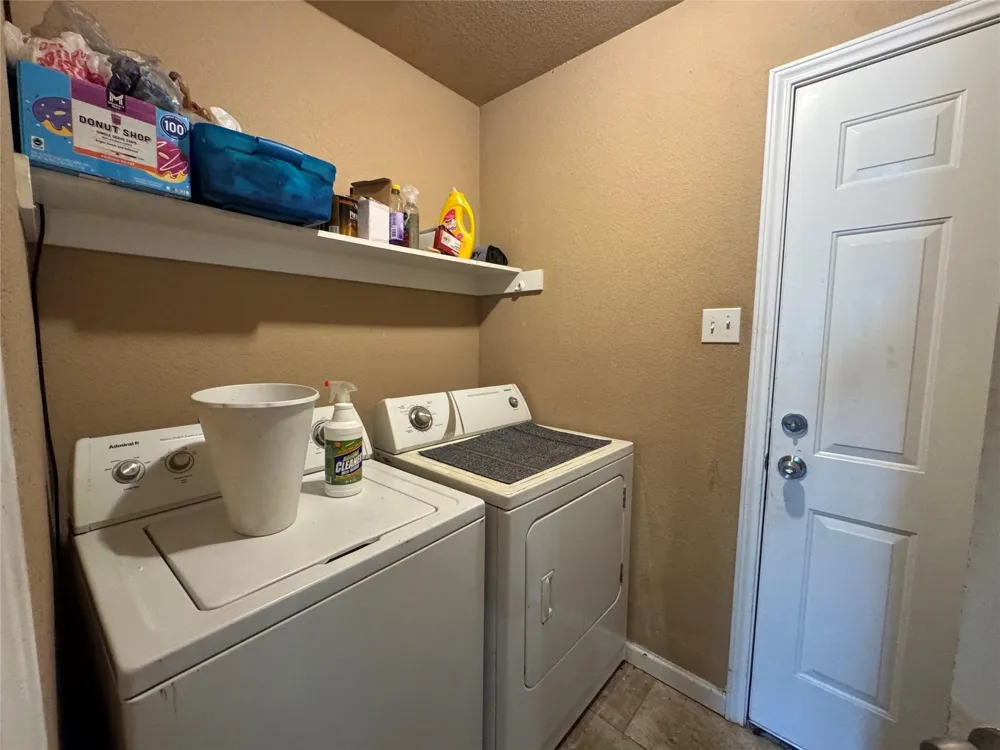 104 Richard Lane Azle, TX 76020