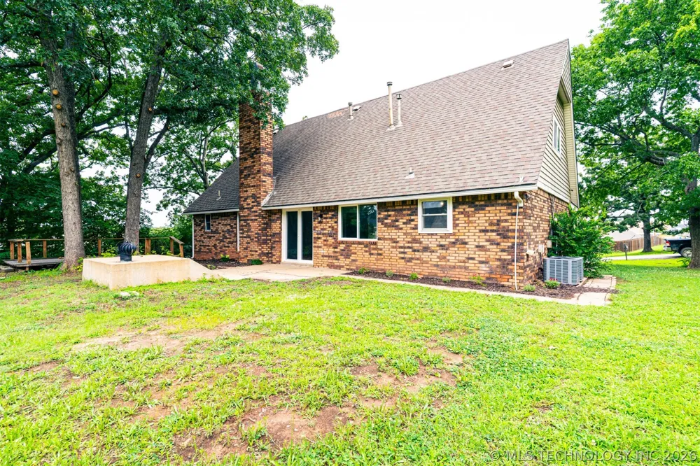 516 W 11th Avenue Bristow, OK 74010