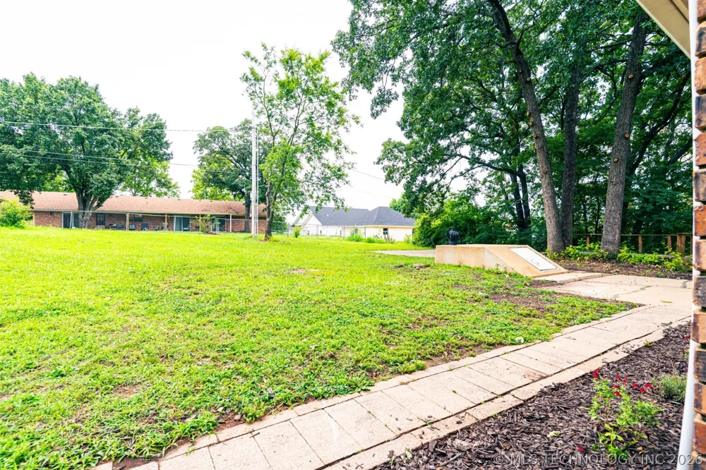 516 W 11th Avenue Bristow, OK 74010